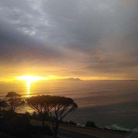 Oceana Palms Luxury Guest House Gordonʼs Bay Extérieur photo