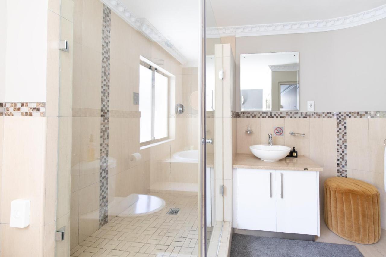Oceana Palms Luxury Guest House Gordonʼs Bay Extérieur photo