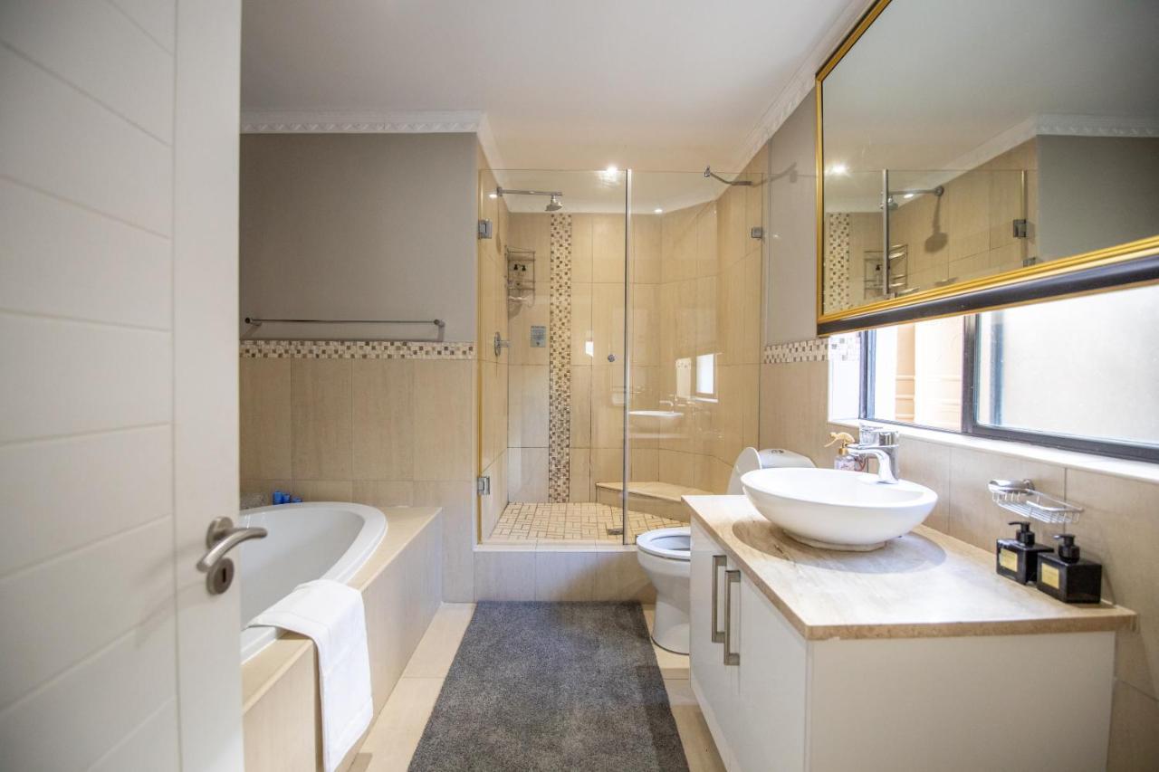 Oceana Palms Luxury Guest House Gordonʼs Bay Extérieur photo